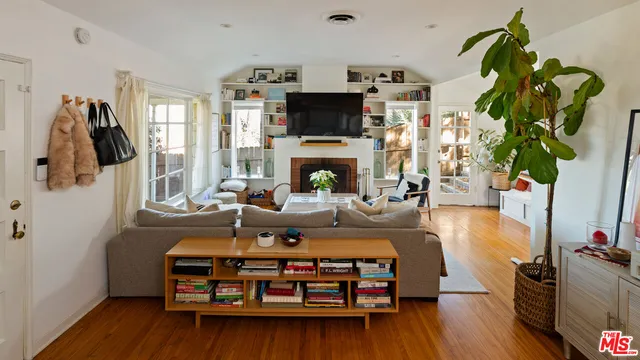 $6,300 | 11622 Sunshine Terrace, Studio City, CA 91604