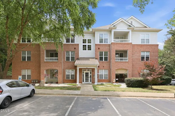 $235,000 | 1710 Tiffany Bay Court, Unit 302, Raleigh, NC 27609