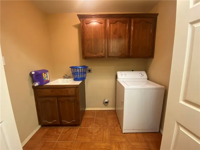 $359,500 | 905 Franco Drive, Alice, TX 78332