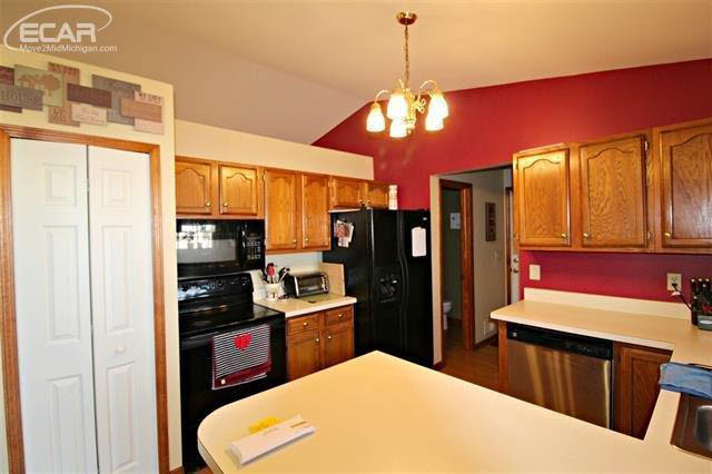 9200 Beecher Road Flushing, MI 48433 - Photo 10 of 29 Gallery Image 10