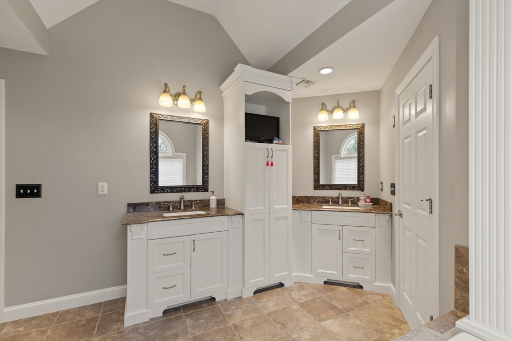 39 Connelly Hill Road Hopkinton, MA 01748 - Photo 29 of 42 Gallery Image 29