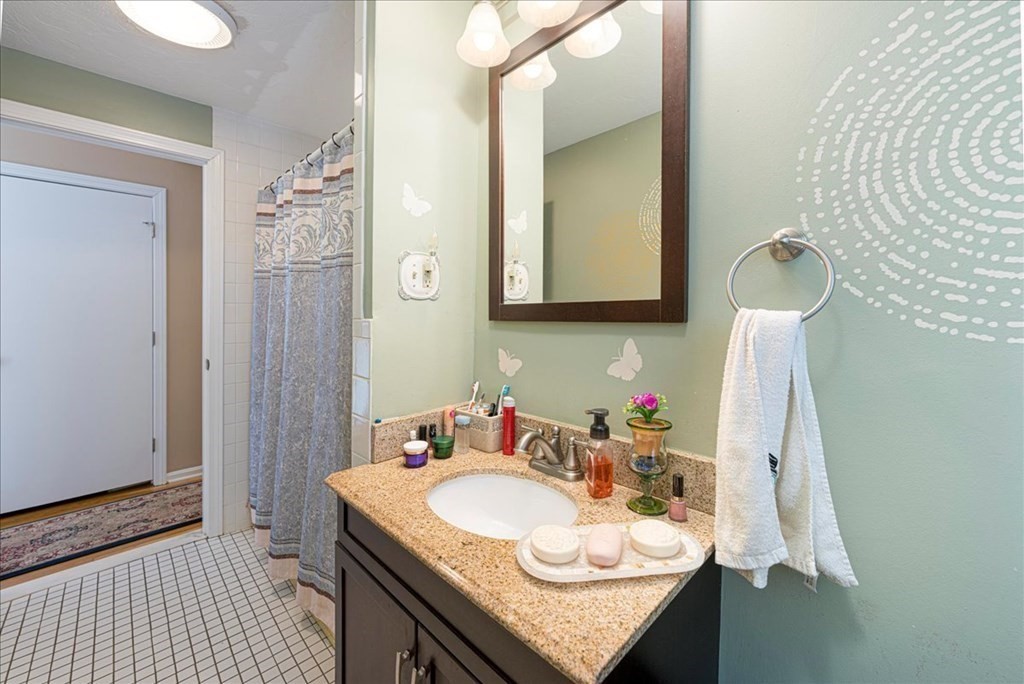 32 Valentine Road Northborough, MA 01532 - Photo 13 of 33 Gallery Image 13