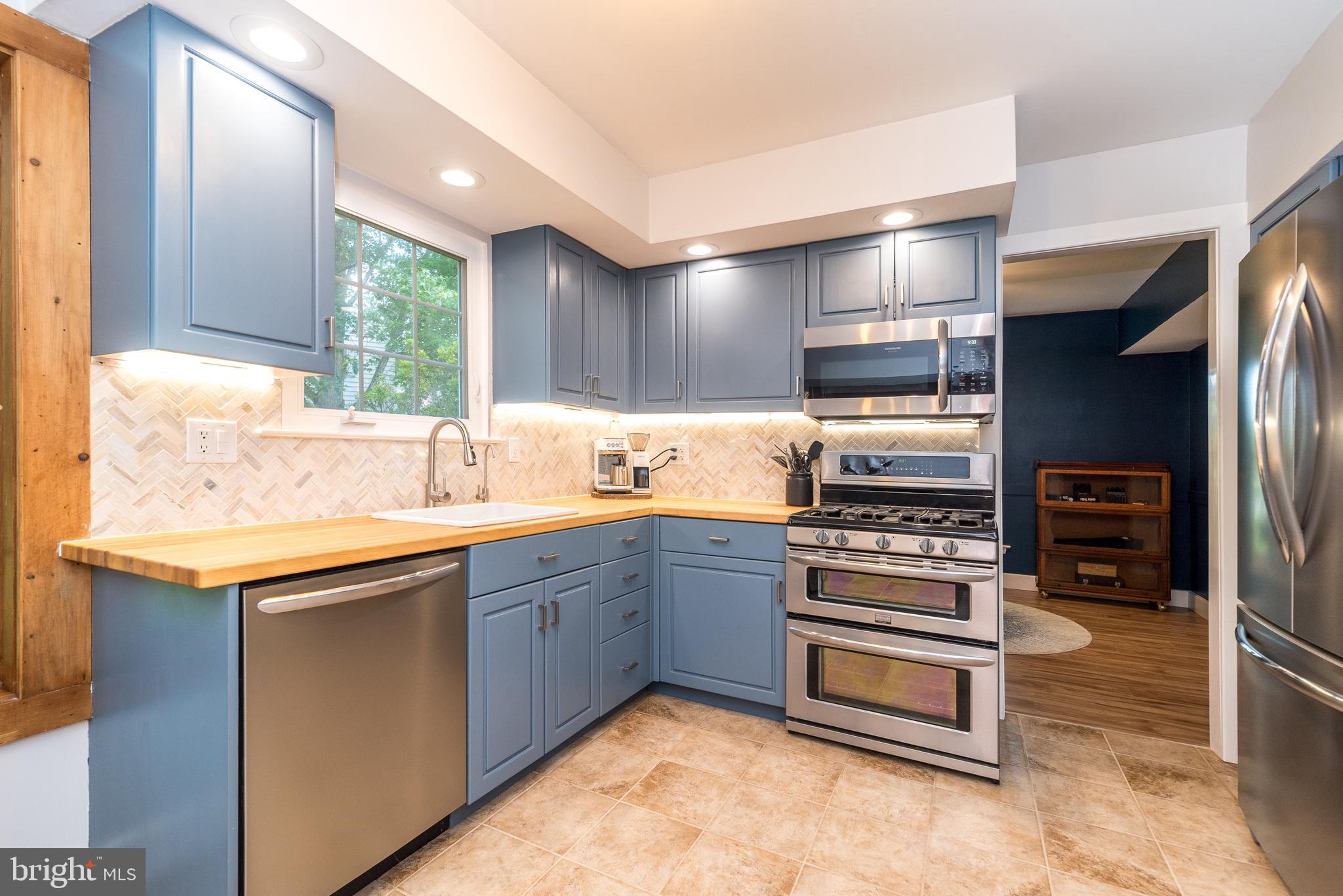 2045 Foster Road Hatfield, PA 19440 - Photo 7 of 58 Stainless Steel Appliances