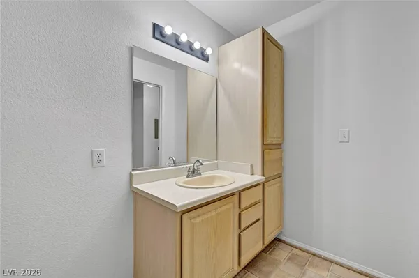 $235,000 | 322 Sunward Drive, Unit 322, Henderson, NV 89014