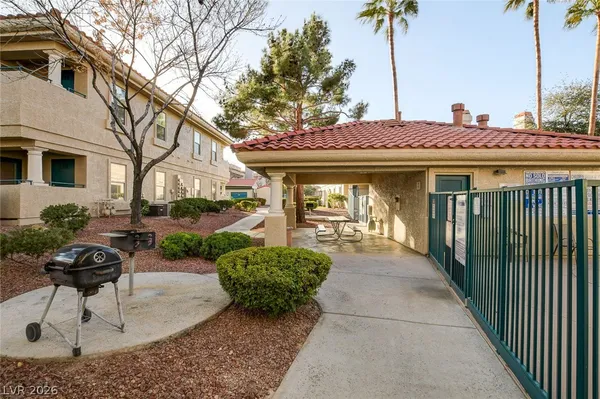 $235,000 | 322 Sunward Drive, Unit 322, Henderson, NV 89014