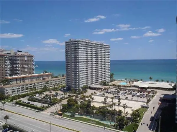 $2,500 | 1985 South Ocean Drive, Unit 15H, Hallandale Beach, FL 33009