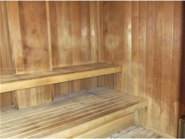 $2,500 | 1985 South Ocean Drive, Unit 15H, Hallandale Beach, FL 33009