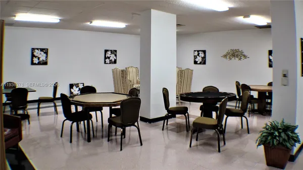 $2,500 | 1985 South Ocean Drive, Unit 15H, Hallandale Beach, FL 33009