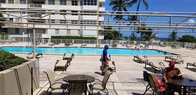 $2,500 | 1985 South Ocean Drive, Unit 15H, Hallandale Beach, FL 33009