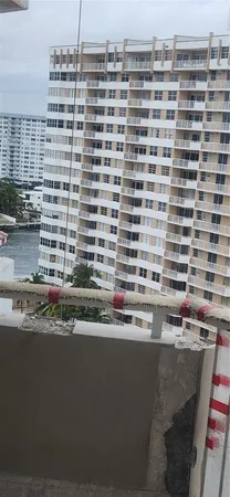 $2,500 | 1985 South Ocean Drive, Unit 15H, Hallandale Beach, FL 33009