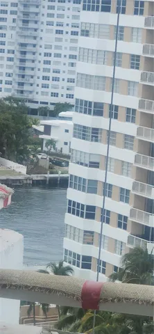 $2,500 | 1985 South Ocean Drive, Unit 15H, Hallandale Beach, FL 33009