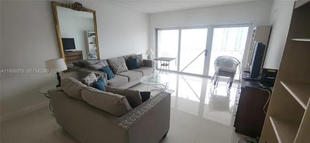 $2,500 | 1985 South Ocean Drive, Unit 15H, Hallandale Beach, FL 33009