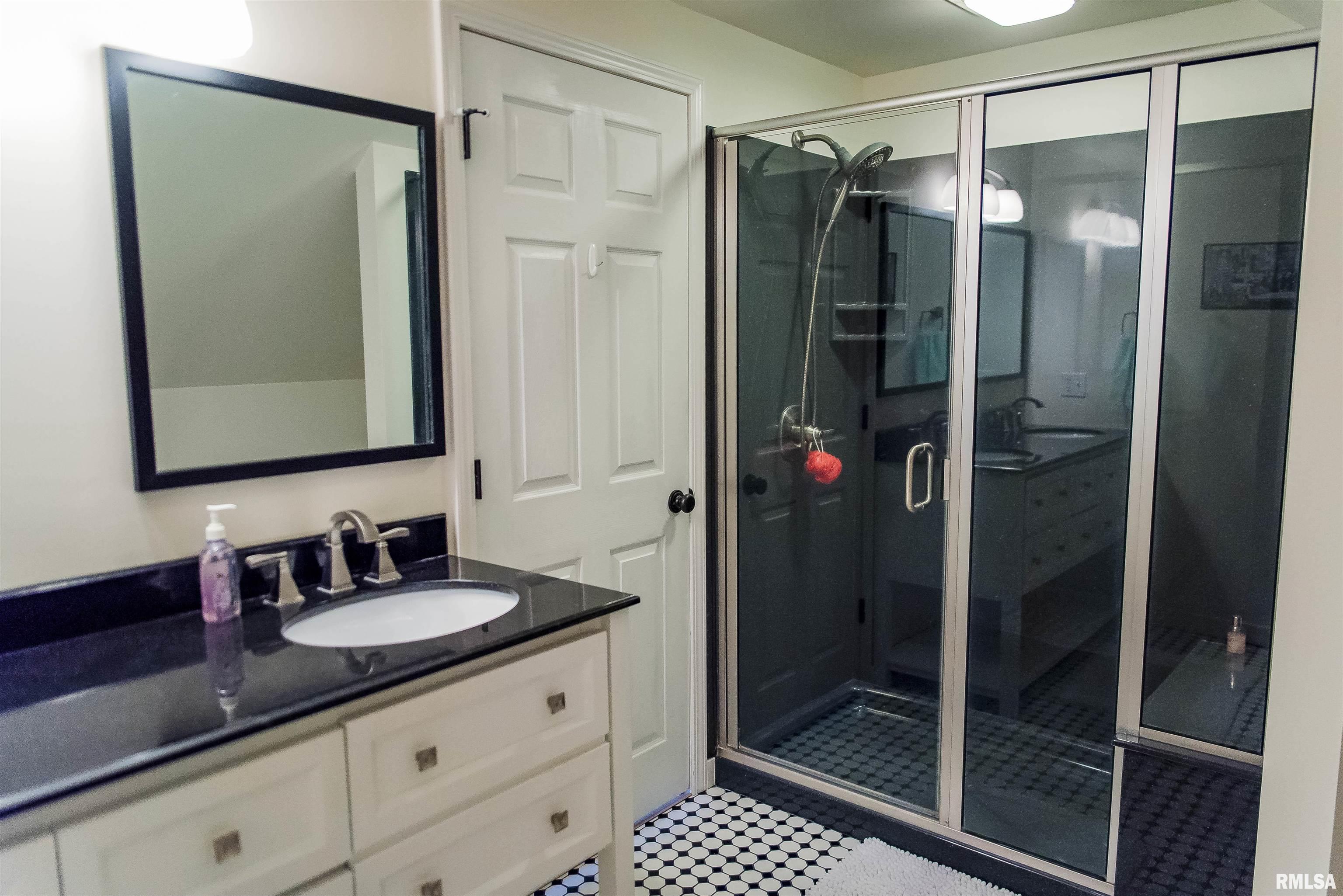 2208 Spring Street Quincy, IL 62301 - Photo 11 of 14