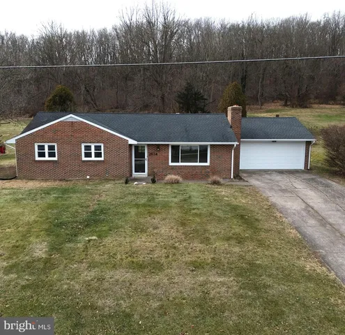 $309,999 | 2674 Seven Valleys Road, Seven Valleys, PA 17360