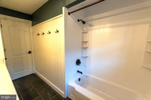 $309,999 | 2674 Seven Valleys Road, Seven Valleys, PA 17360