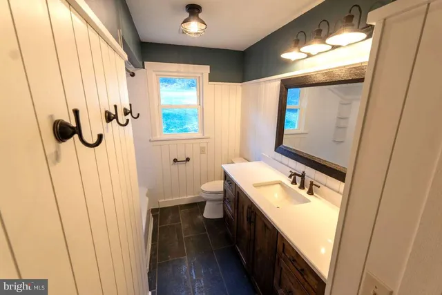 $309,999 | 2674 Seven Valleys Road, Seven Valleys, PA 17360