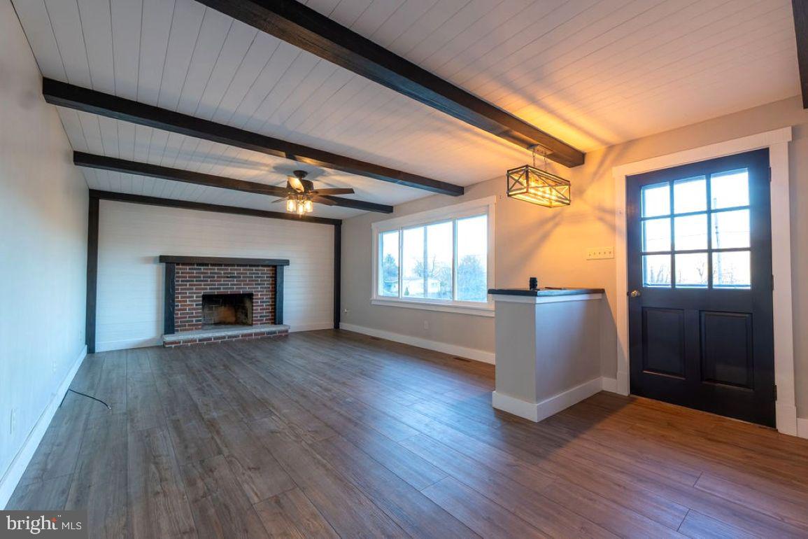 2674 Seven Valleys Road Seven Valleys, PA 17360 - Photo 2 of 26