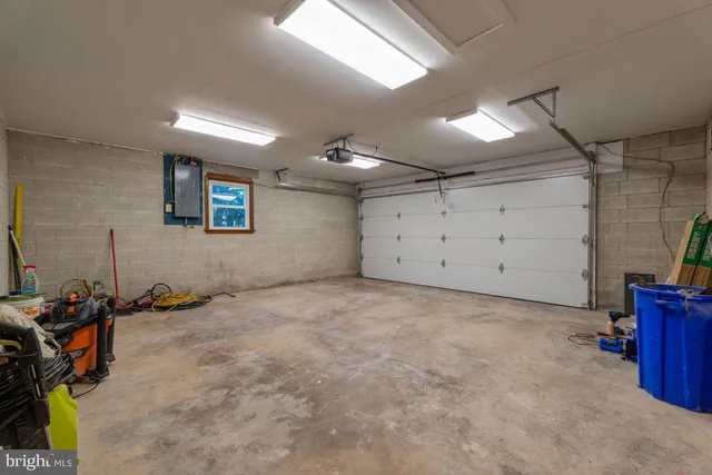 $309,999 | 2674 Seven Valleys Road, Seven Valleys, PA 17360