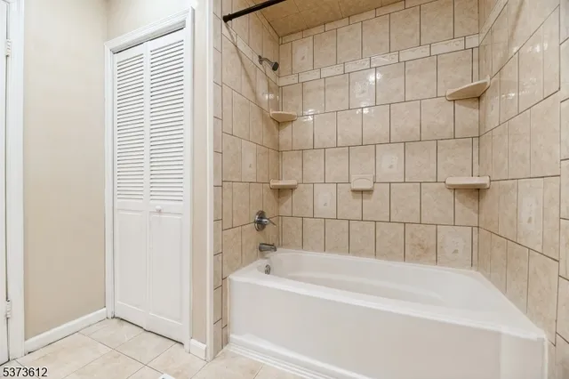 $479,000 | 7 Sloop Square, Freehold, NJ 07728