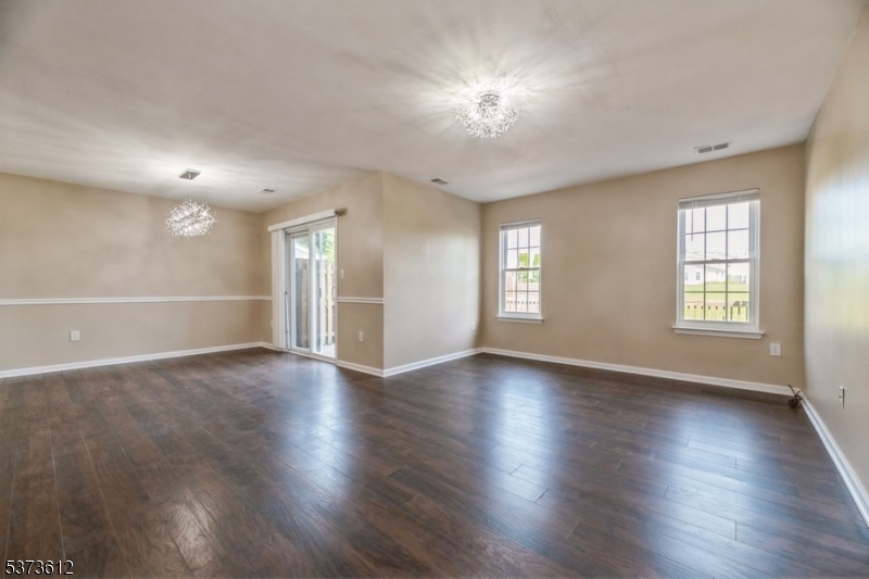 7 Sloop Square Freehold, NJ 07728 - Photo 9 of 28