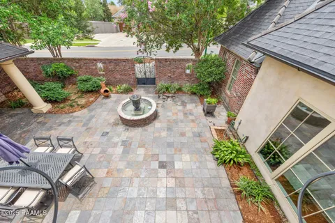 $975,000 | 100 Emily Circle, Lafayette, LA 70508