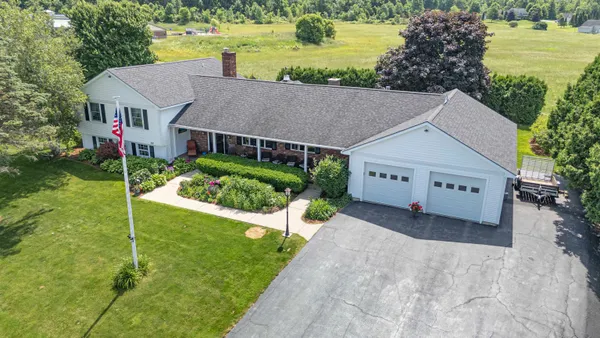 $785,000 | 8 Green Meadow Acres, Vergennes, VT 05491