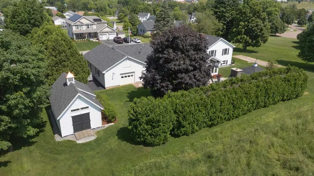 $785,000 | 8 Green Meadow Acres, Vergennes, VT 05491