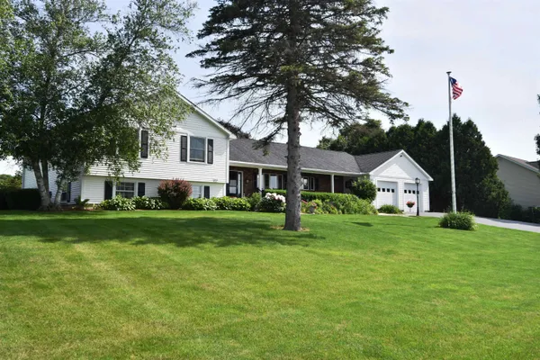 $776,000 | 8 Green Meadow Acres, Vergennes, VT 05491