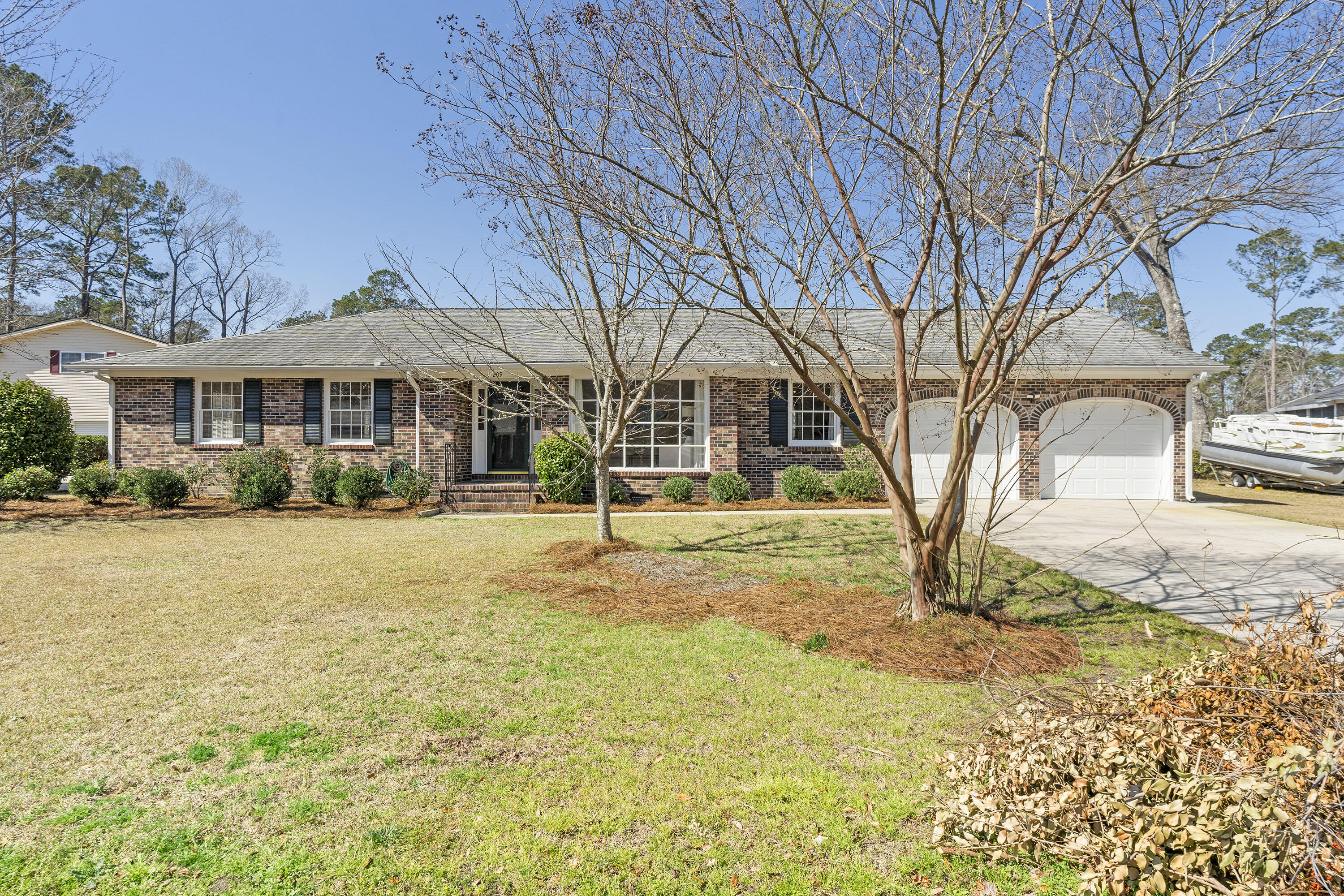 209 Brailsford Road Summerville, SC 29485 - Photo 3 of 44 DSC00050