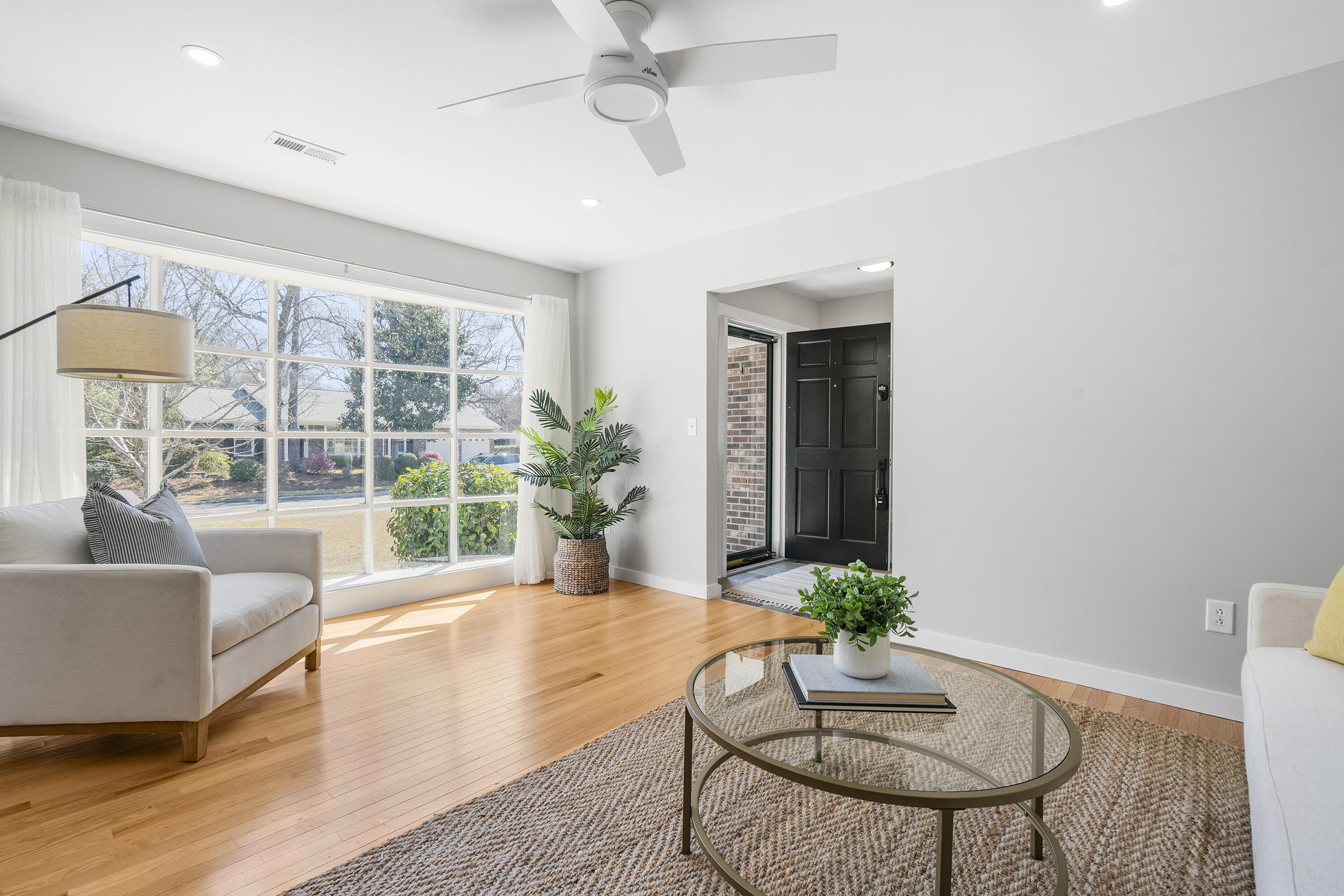 209 Brailsford Road Summerville, SC 29485 - Photo 8 of 44 DSC09811