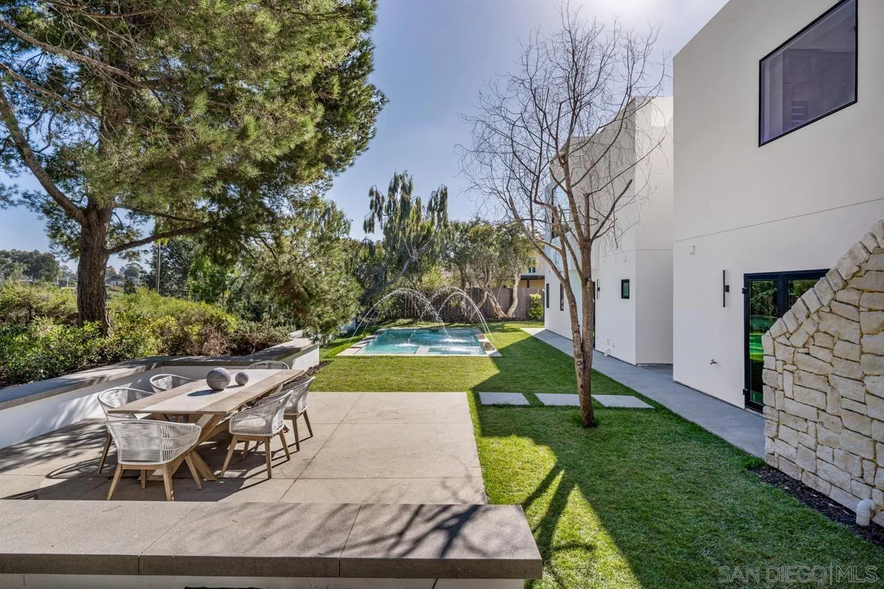 8433 Prestwick Drive La Jolla, CA 92037 - Photo 23 of 74