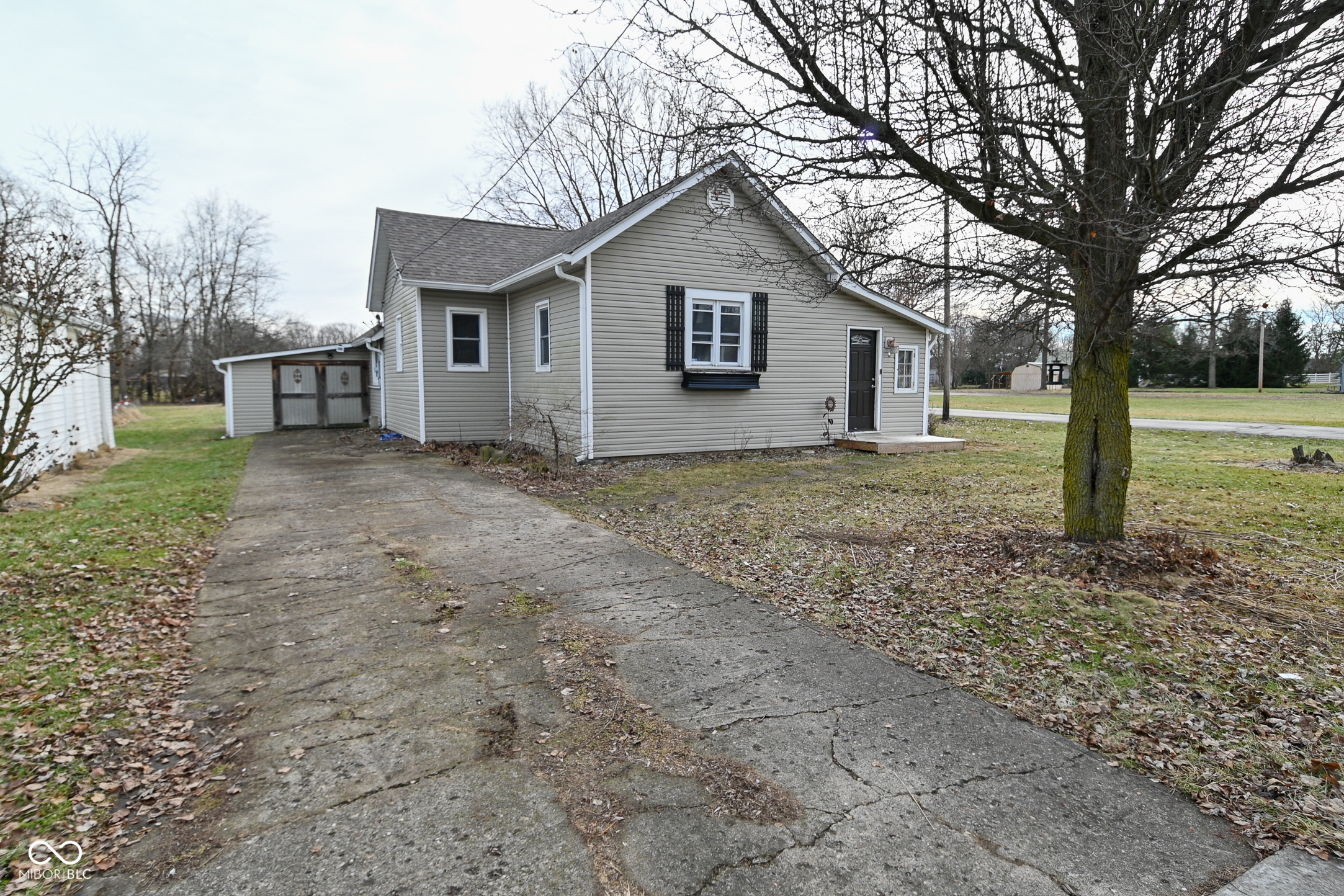 141 South Maple Street Pittsboro, IN 46167 - Photo 2 of 57