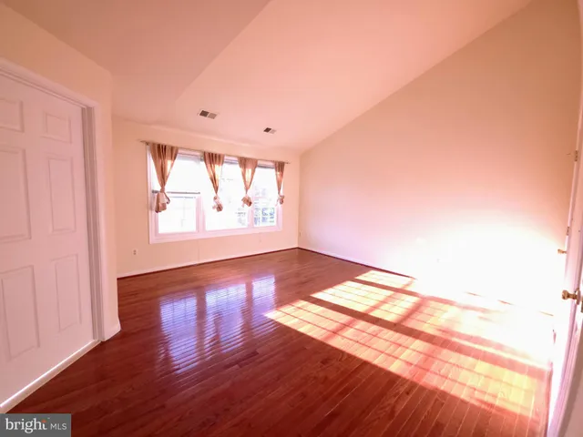 $2,750 | 13207 Ashnut Lane, Herndon, VA 20171