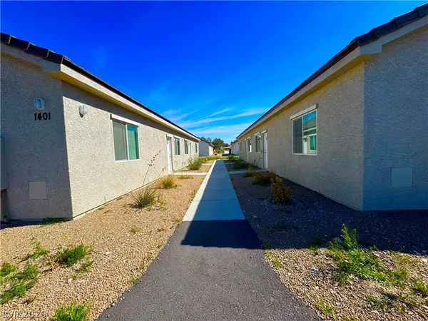 $1,350 | 1401 Ogallala Street, Unit 3 & 4, Pahrump, NV 89048