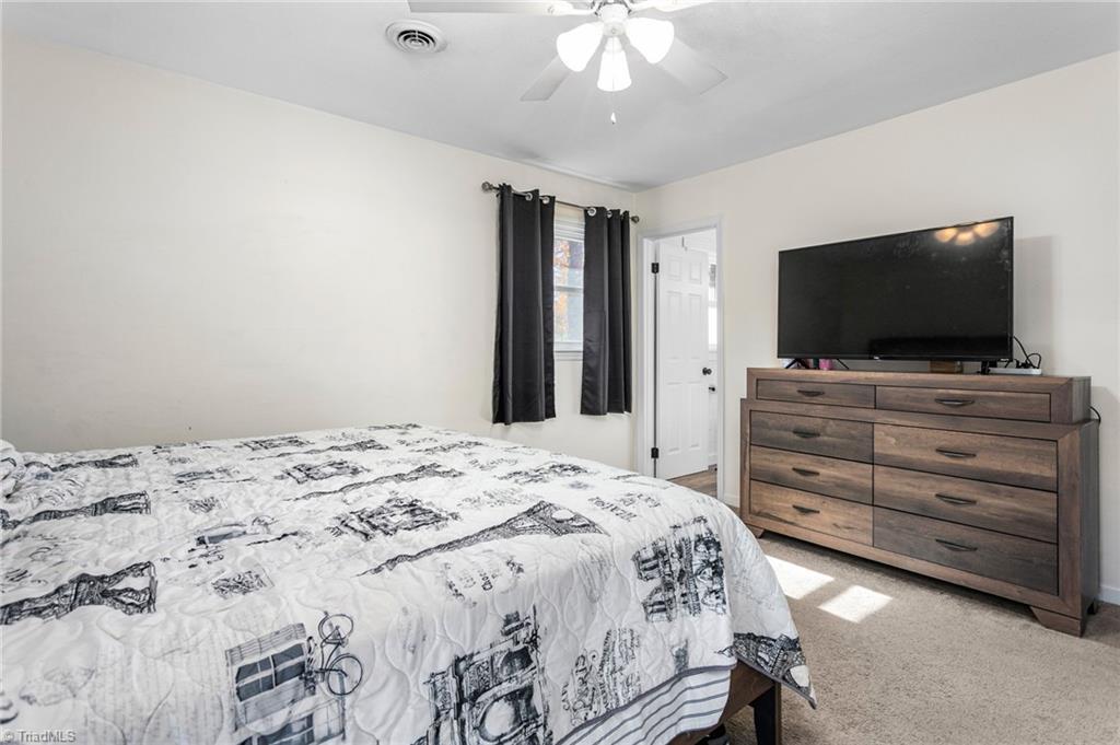 1818 Wellington Road Burlington, NC 27217 - Photo 11 of 22