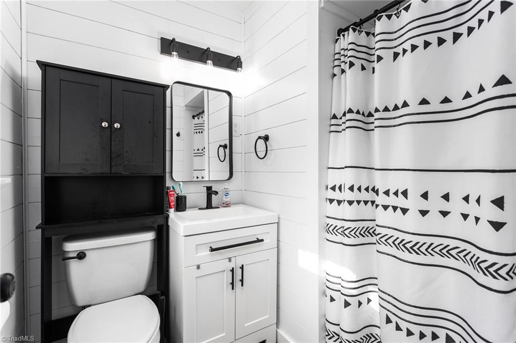 1818 Wellington Road Burlington, NC 27217 - Photo 12 of 22