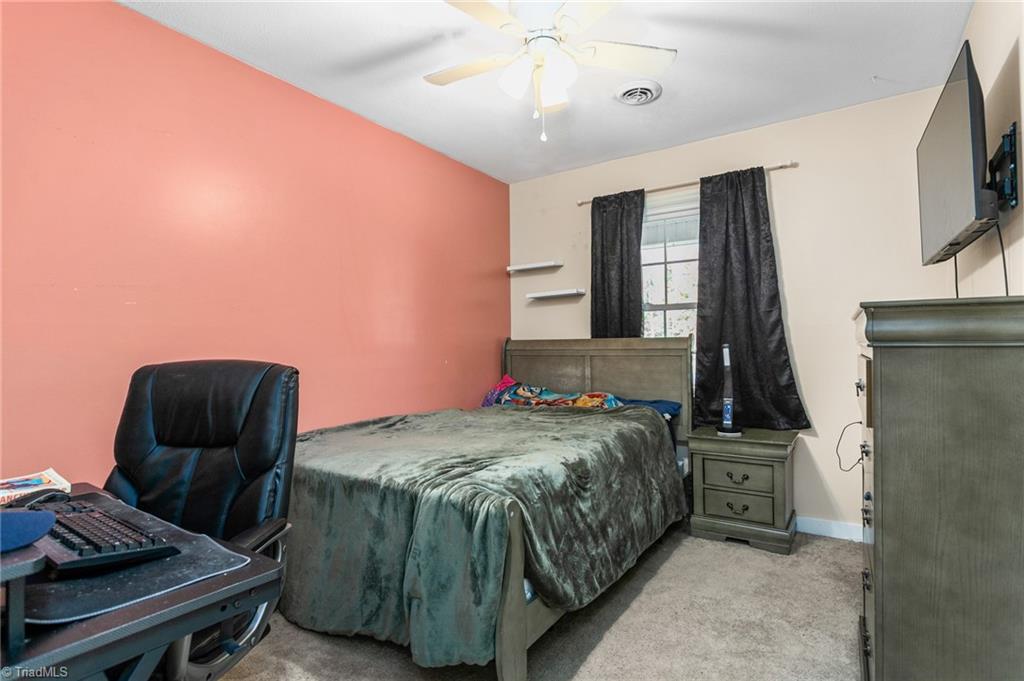 1818 Wellington Road Burlington, NC 27217 - Photo 13 of 22