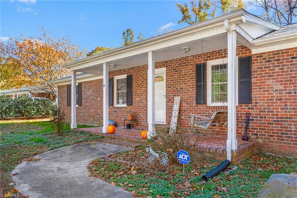 1818 Wellington Road Burlington, NC 27217 - Photo 2 of 22