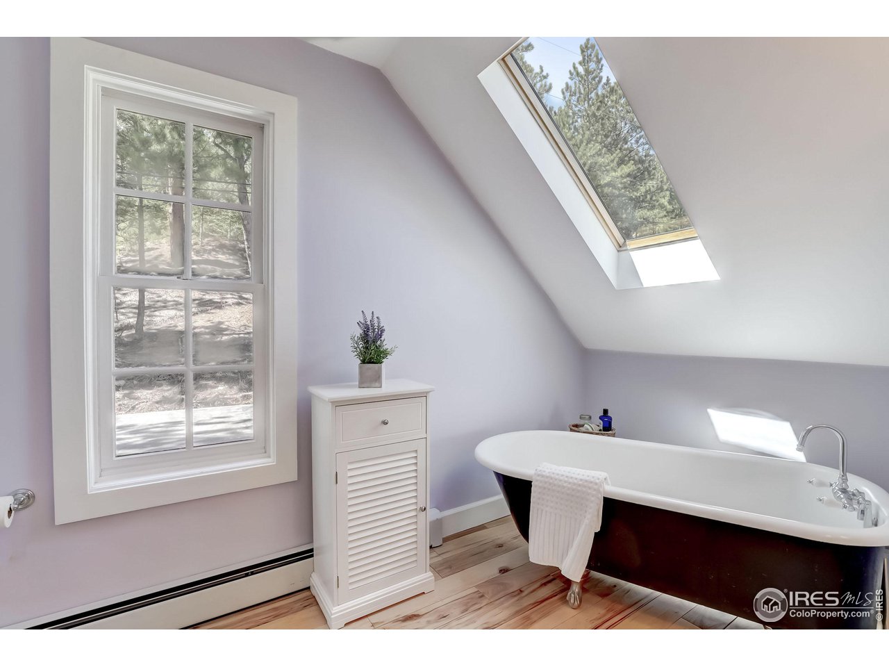 811 County Road 83 Boulder, CO 80302 - Photo 20 of 38 a view of kitchen with furniture and window