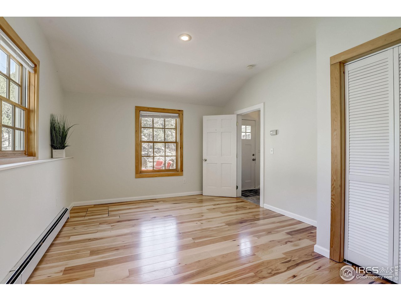 811 County Road 83 Boulder, CO 80302 - Photo 21 of 38 a view of an empty room and window