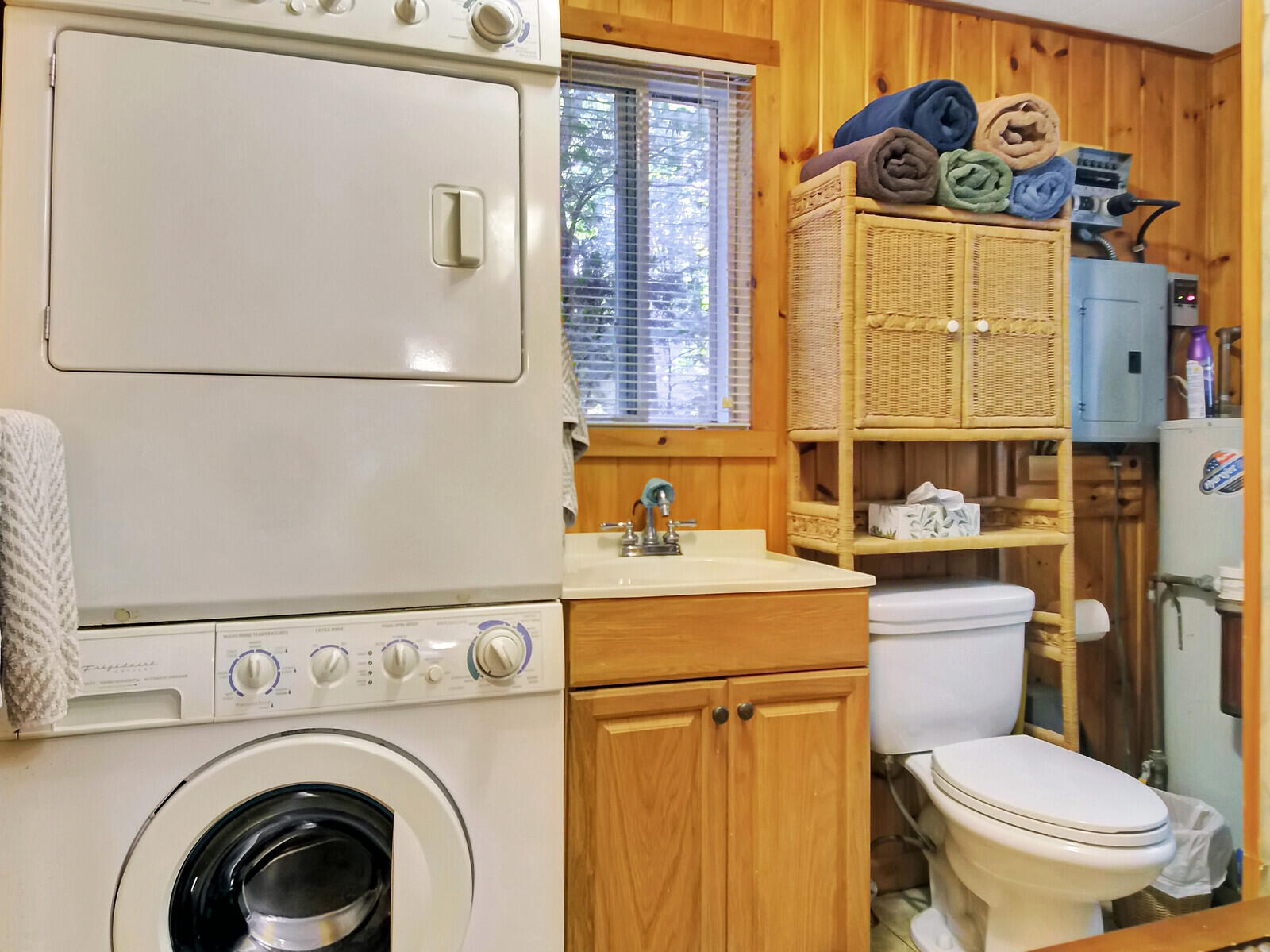 22 Vienna Shores Road Vienna, ME 04360 - Photo 29 of 80 FULL BATH WITH LAUNDRY