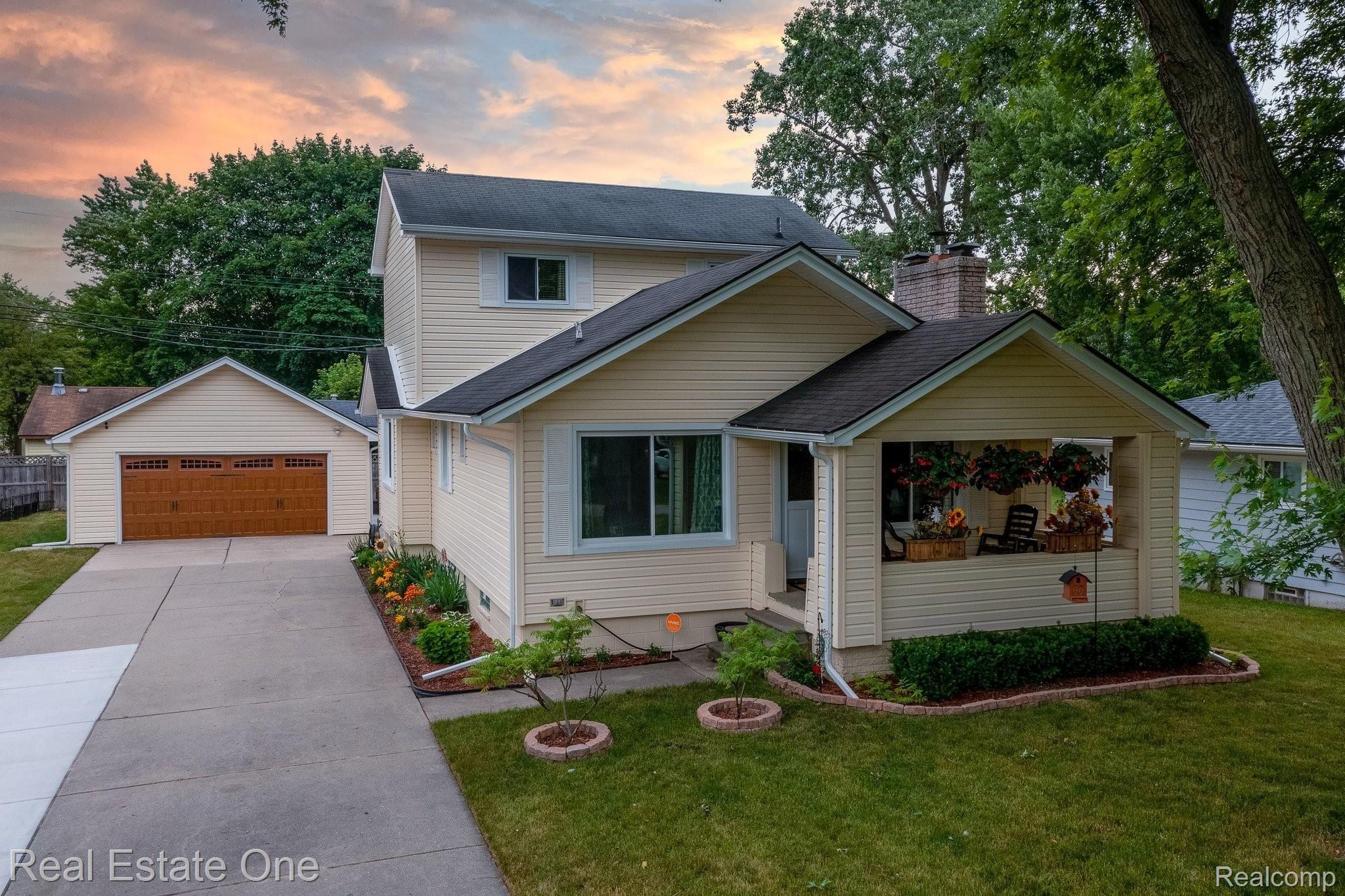 2721 Culbertson Avenue Rochester, MI 48307 - Photo 2 of 52 COMPLETELY UPDATED