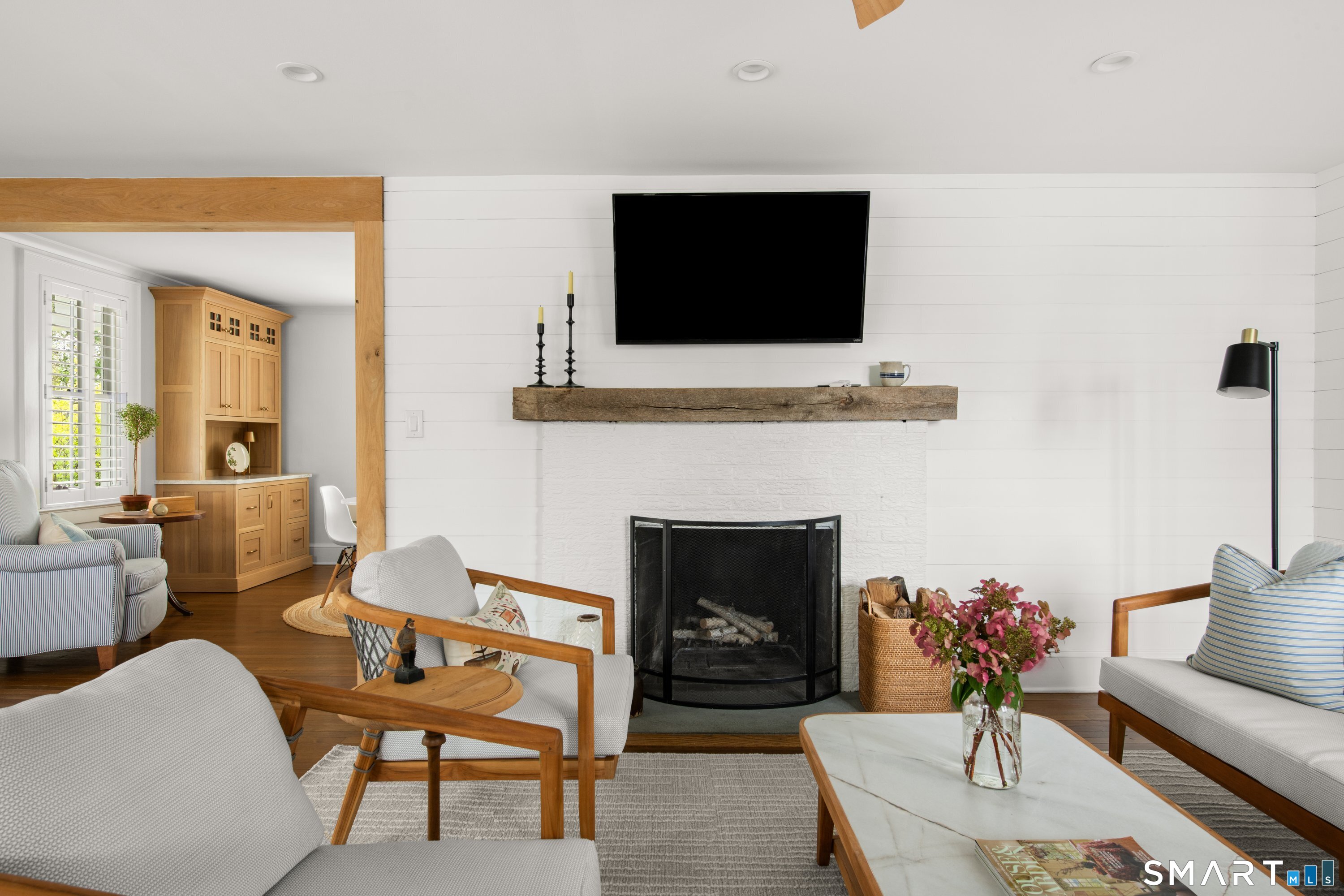 126 Oldfield Road Fairfield, CT 06824 - Photo 8 of 38 Gallery Image 8
