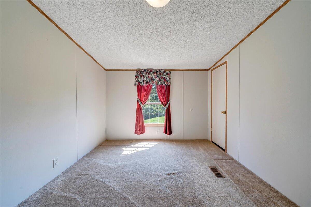 16118 Botetourt Road Eagle Rock, VA 24085 - Photo 26 of 50 30-MIB08828