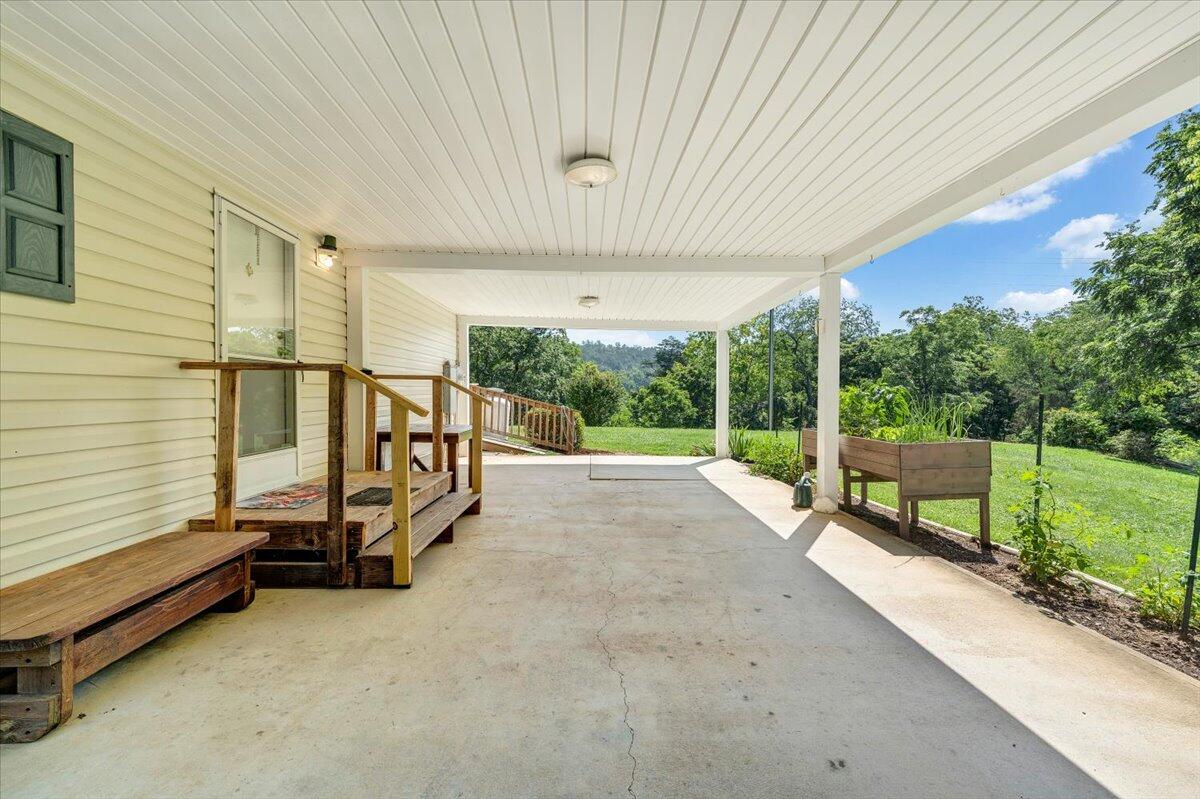 16118 Botetourt Road Eagle Rock, VA 24085 - Photo 8 of 50 33-MIB08837