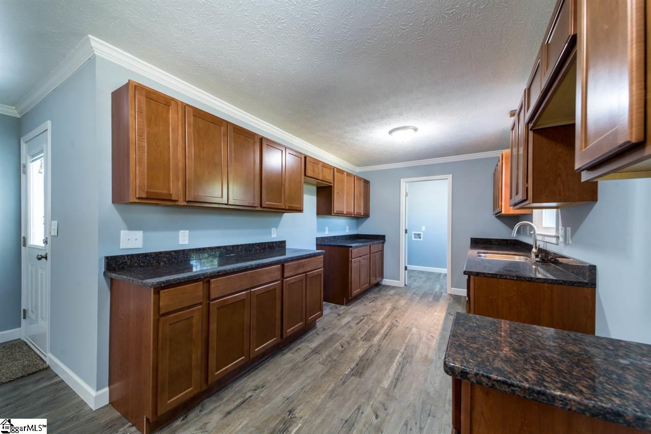 308 Watkins Road Greenville, SC 29617 - Photo 11 of 30 Gallery Image 11