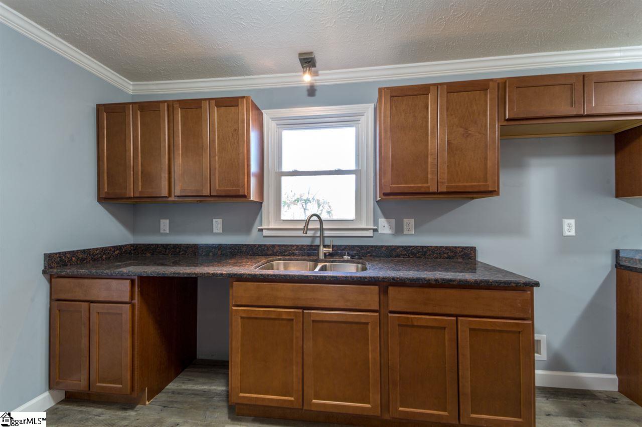 308 Watkins Road Greenville, SC 29617 - Photo 12 of 30 Gallery Image 12