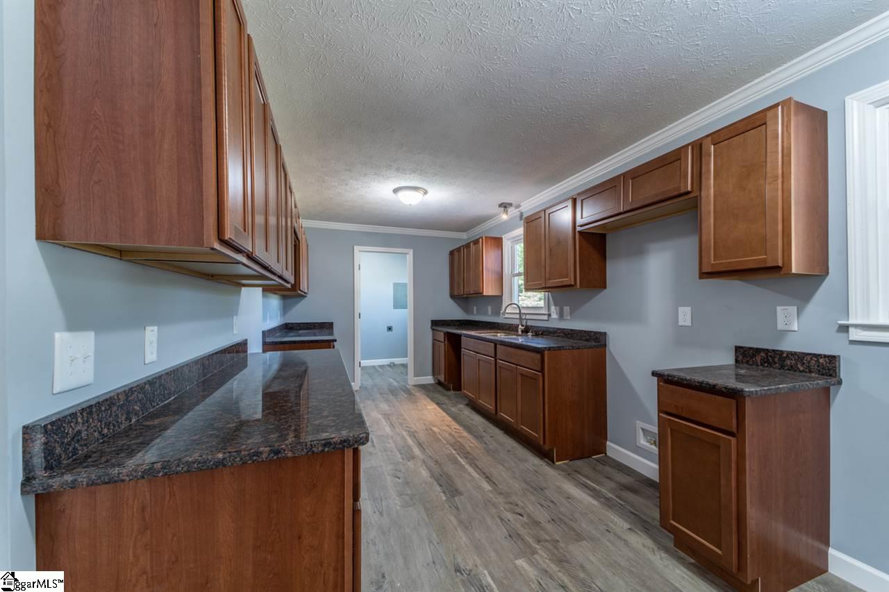 308 Watkins Road Greenville, SC 29617 - Photo 10 of 30 Gallery Image 10