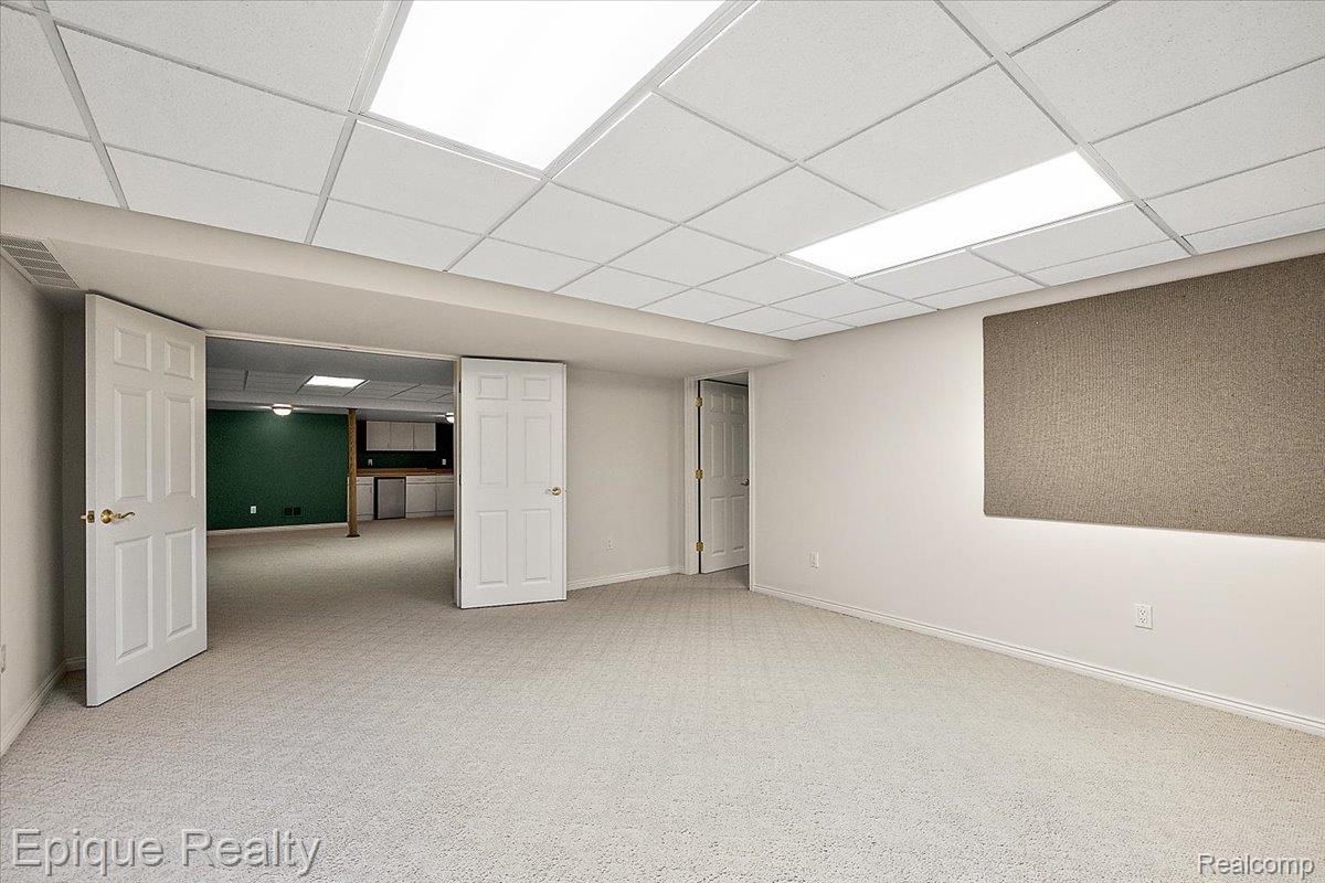 5675 Golf Pointe Drive Clarkston, MI 48348 - Photo 51 of 80 74-5675 Golf Pointe-74.jpg
