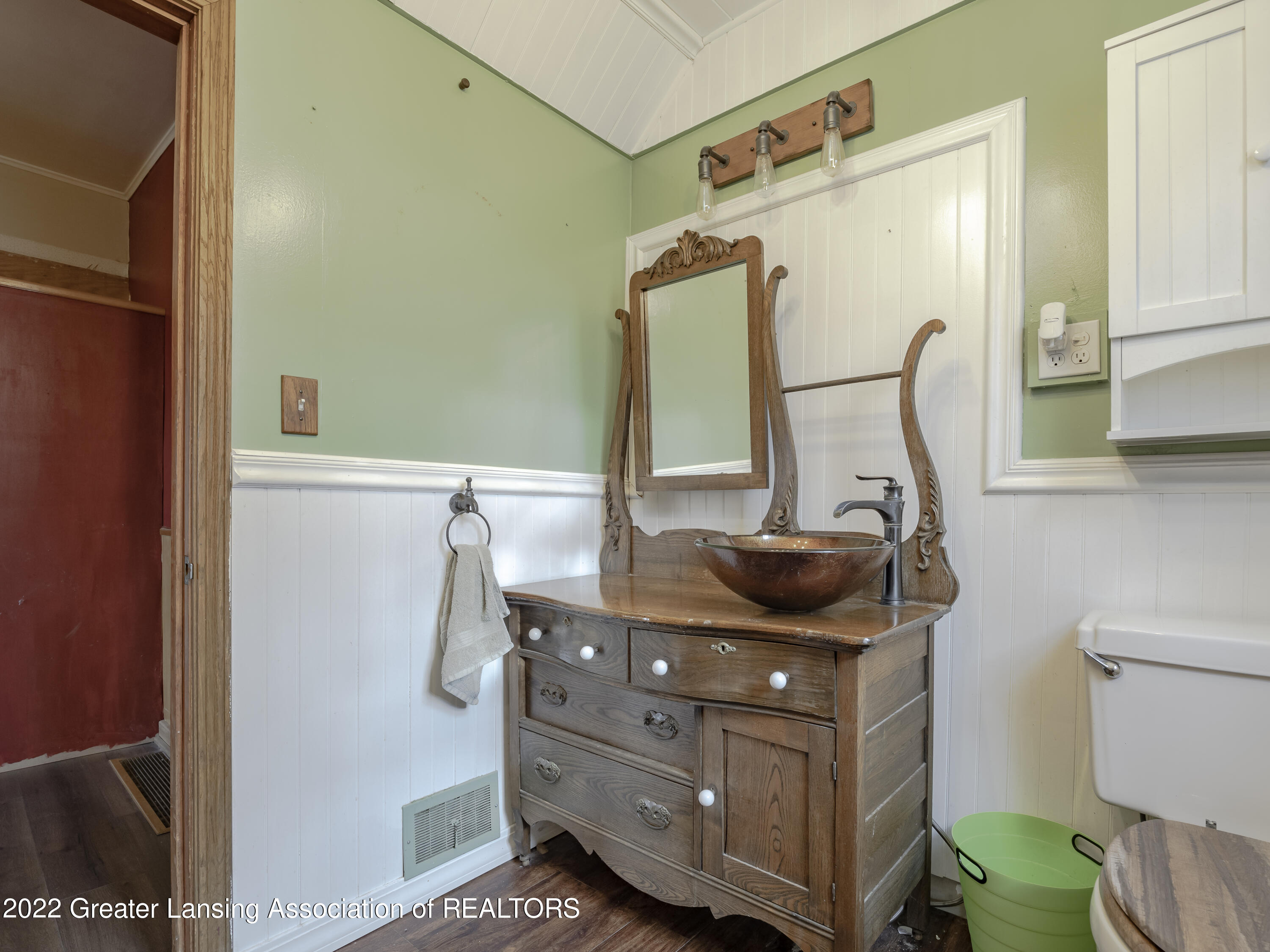 6521 West Howe Road Dewitt, MI 48820 - Photo 7 of 50 6521_Howe_Rd_034-HDR